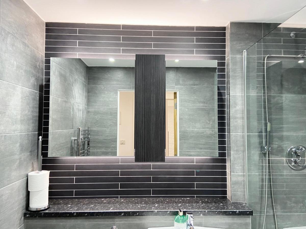 The Works - Private One Bedroom Apartment Manchester Buitenkant foto