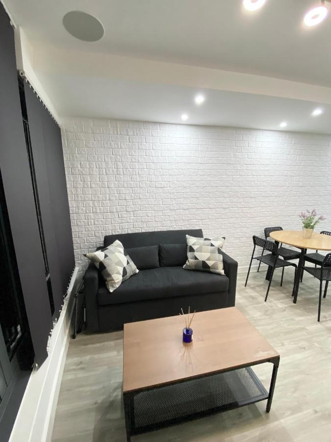 The Works - Private One Bedroom Apartment Manchester Buitenkant foto